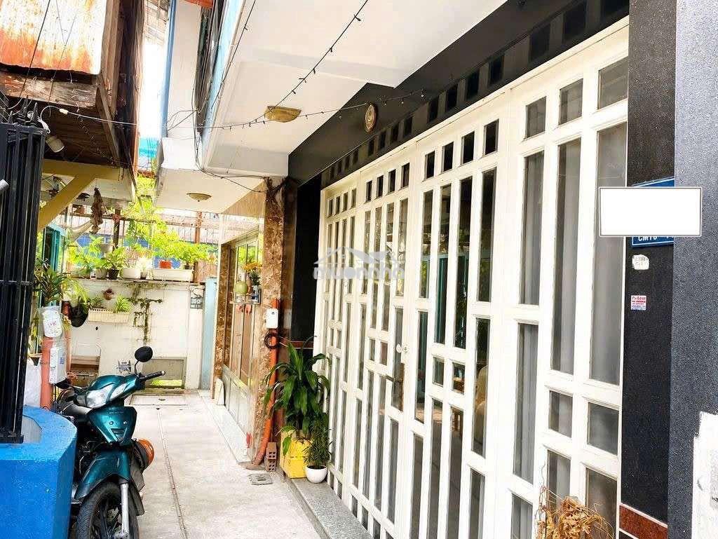 Nguyên căn cho thuê full nội thất cmt8 quận 3.  - 2