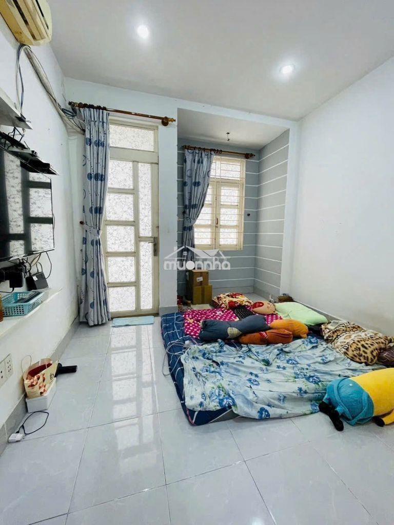 Nhà đẹp q4- hẻm 4m- 34m2 - 4 lầu đúc- hoàn công- chỉ 4 tỷ nhỉnh - 4