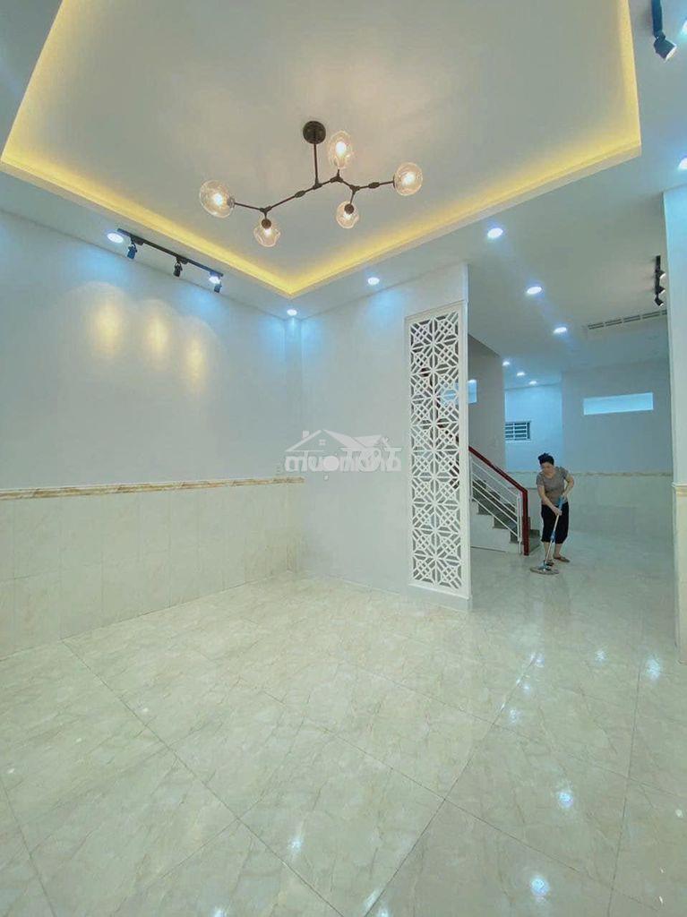 Hxh tô hiến thành, q10. dt: 4.5x12m, 3 lầu, 5pn, 4wc - 4