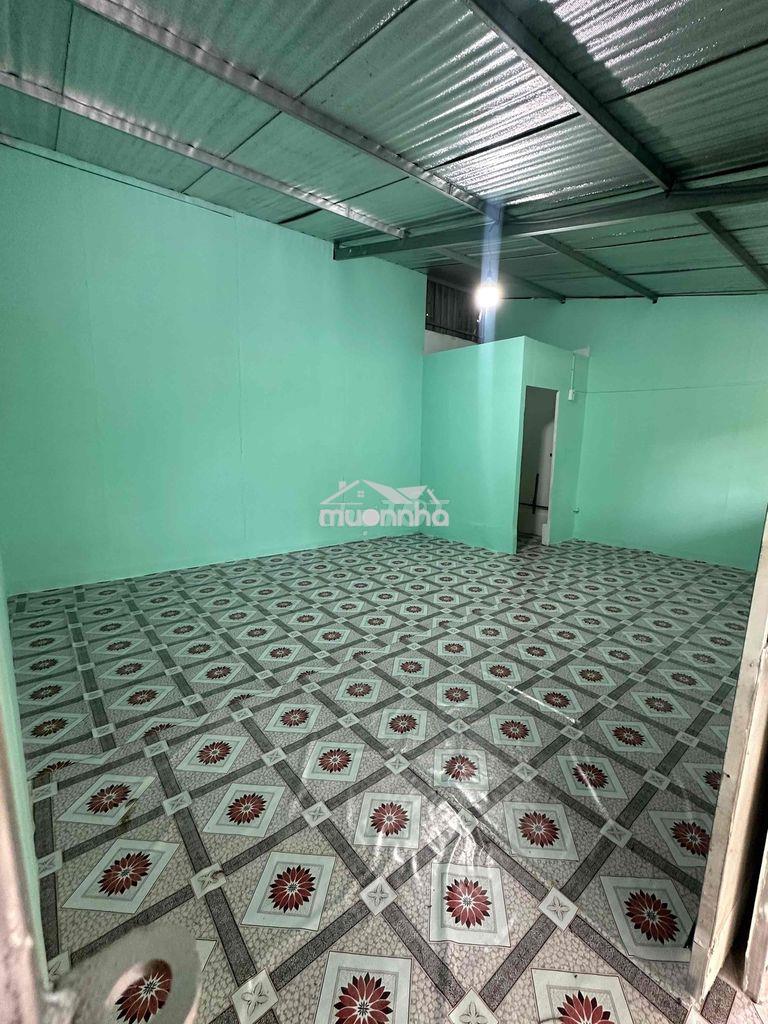 Cho thuê phòng trọ 24m2 gần c/c 6b phạm hùng - 3