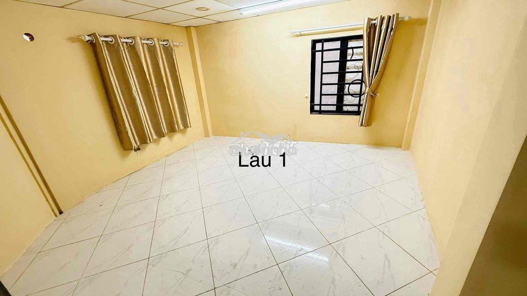 Nhà mới cho thuê 3 lầu, gần bv chợ rãy & đh ktế. gía 8tr có 3pn & 2wc - 4