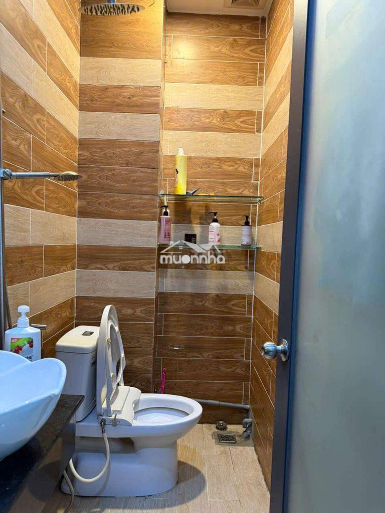 Studio bancol siêu thoáng gần nhà sách cây gỗ và trục đường 3 tháng 2 - 3