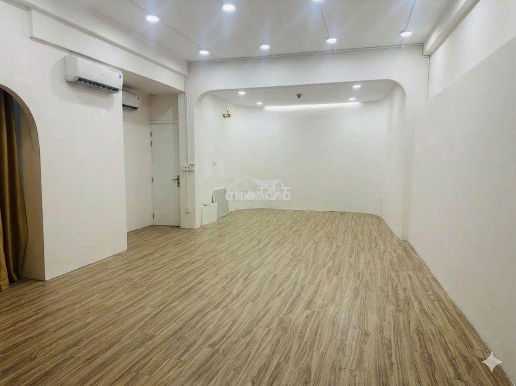 Cho thuê lầu 4 mặt tiền đường cộng hòa- view siêu đẹp, giá rẻ bất ngờ - 2