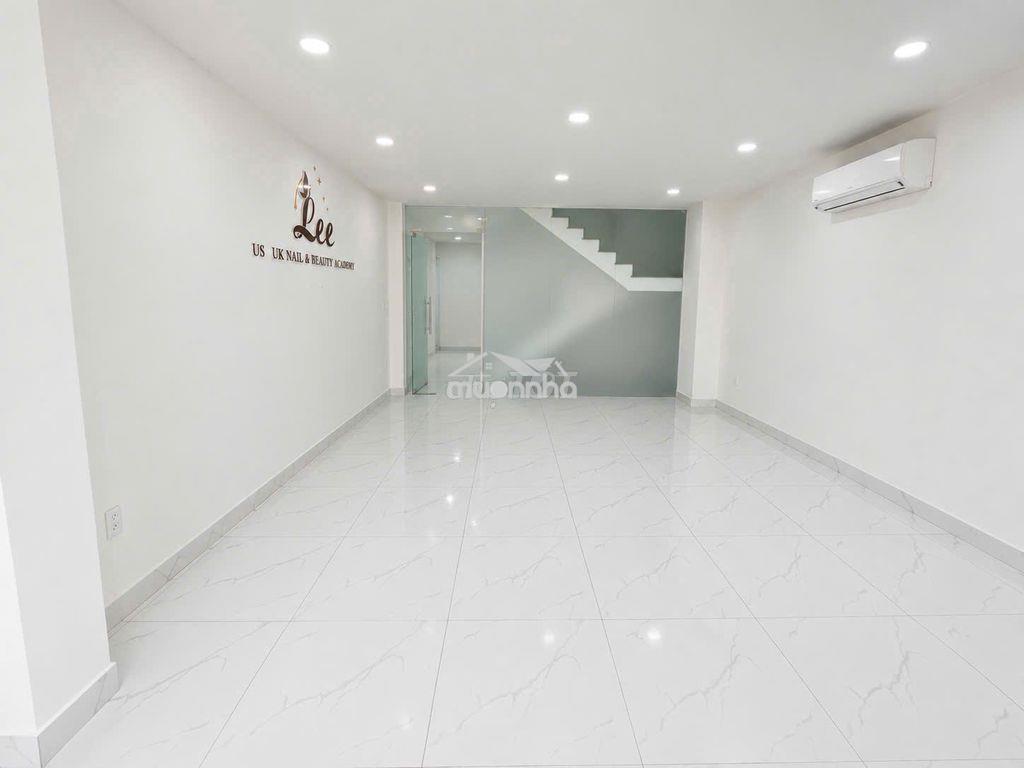 Nguyên sàn lầu 2 giá 11tr diện tích 100m2 - 2