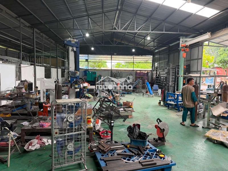 Cho thuê nhà xưởng dĩ an bình dương
320m2
giá thuê 20 triệu/tháng