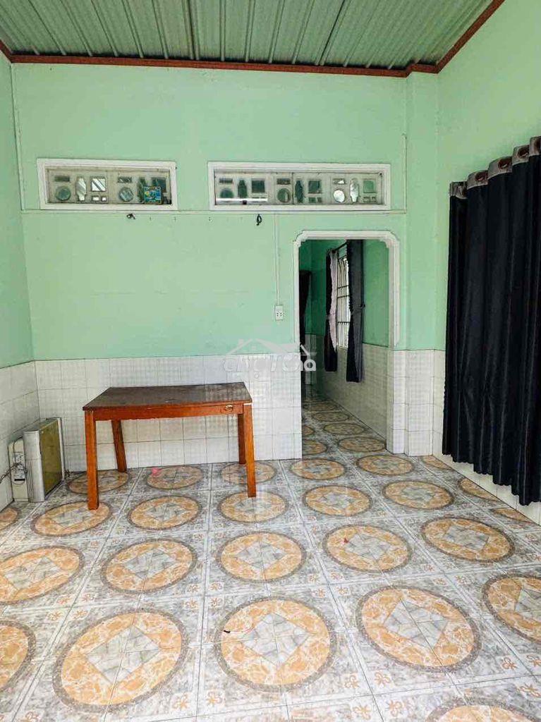 Bán nhà cấp 4 góc 2 mặt tiền, gần lẫu tôm 5 ri. dt: 44m2. giá: 1tỷ950 - 2
