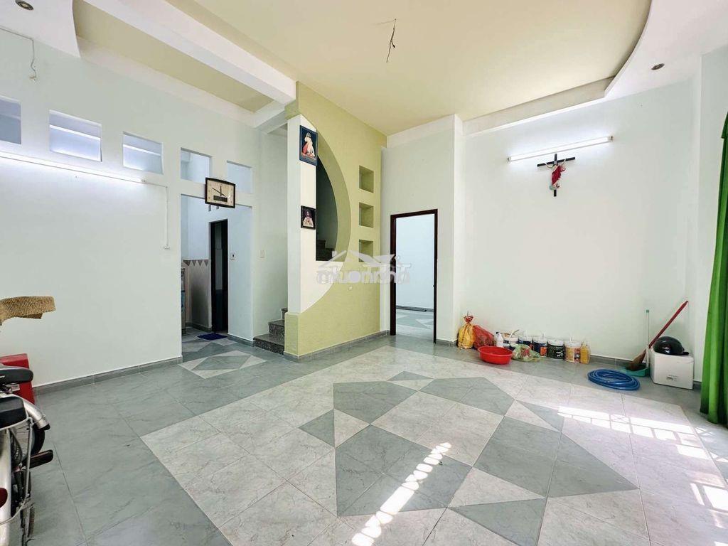 Chủ ngộp giảm 1,8 tỷ còn 7,9 tỷ, 77m² 3 tầng. - 2