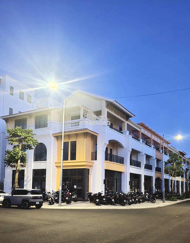 Căn góc towhouse 3 tầng bên sông hàn  - 2
