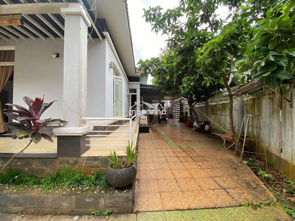 Bán biệt thự mái thái 3 mặt tiền đường nhựa - 1490m2 - 3