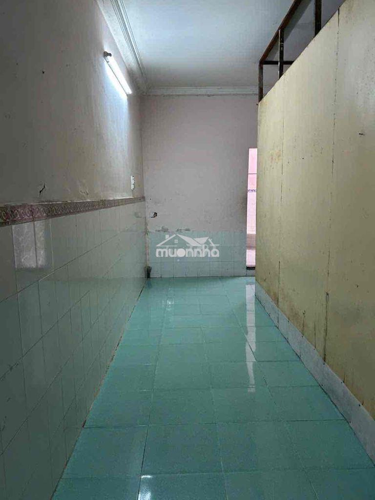 Cho thuê nguyên tầng trêt 50m2, lối đi riêng với lầu 1 - 2
