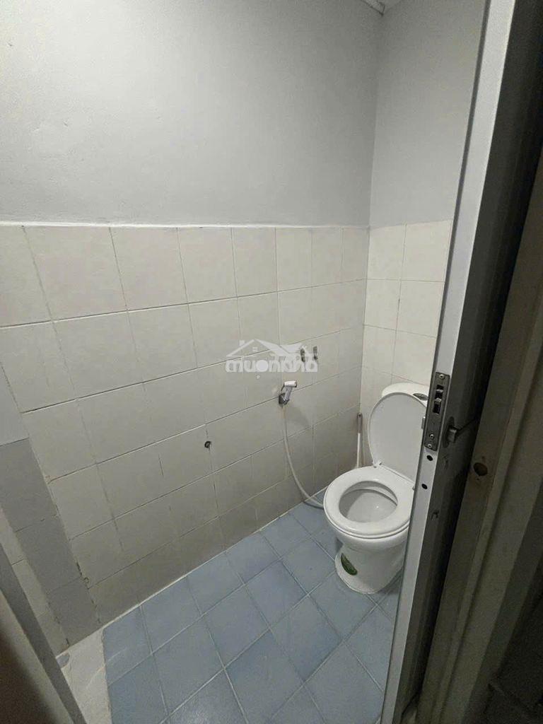 Cần bán gấp căn hộ chung cư bàu cát 2 lô thang bộ 2pn chỉ 2ty6 sổh - 3
