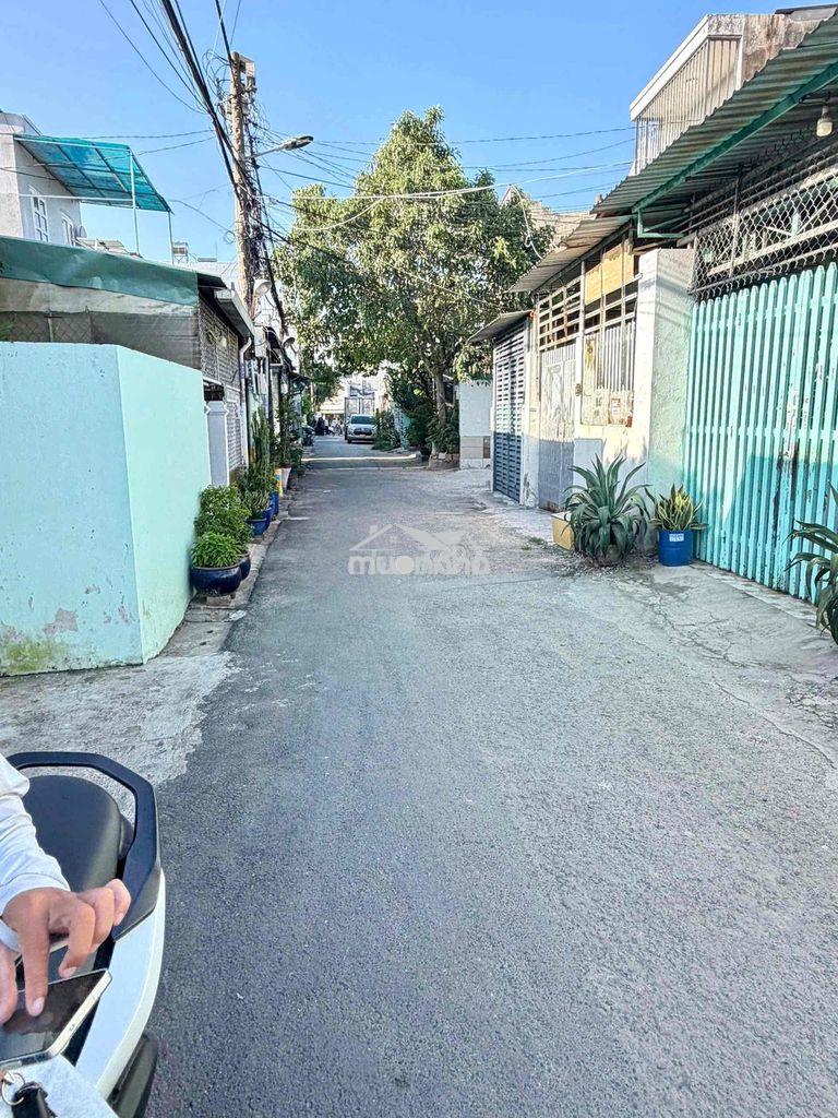 Nhà cấp 4 (6m x 23m) 133 thô cư . khu dân cư , tân xuân