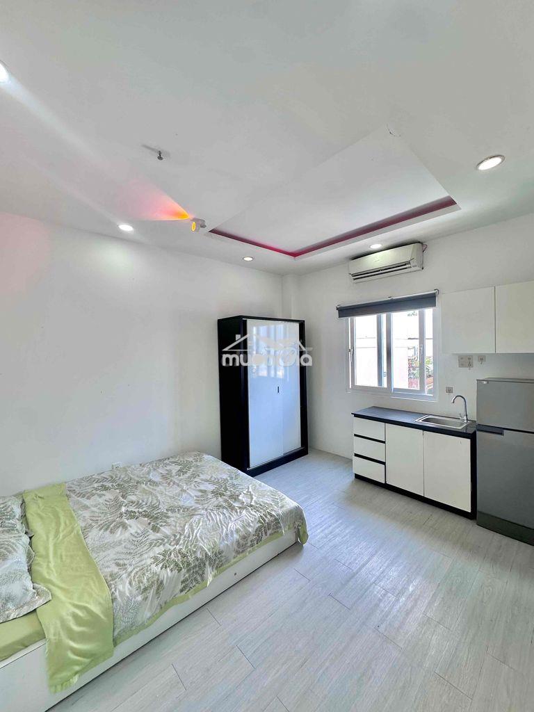 Studio 20m2 cửa sổ trời, full nt, thang máy gần ngã tư phú nhuận