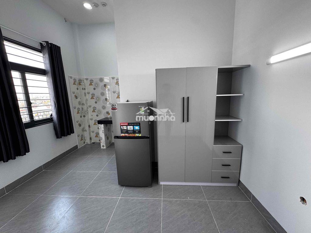 Mới - bancol siêu thoáng mát. full nội thất, ở 2,3 người. chỉ 4,2tr - 2