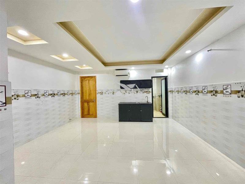 Studio siêu bự ngay ngã tư ga