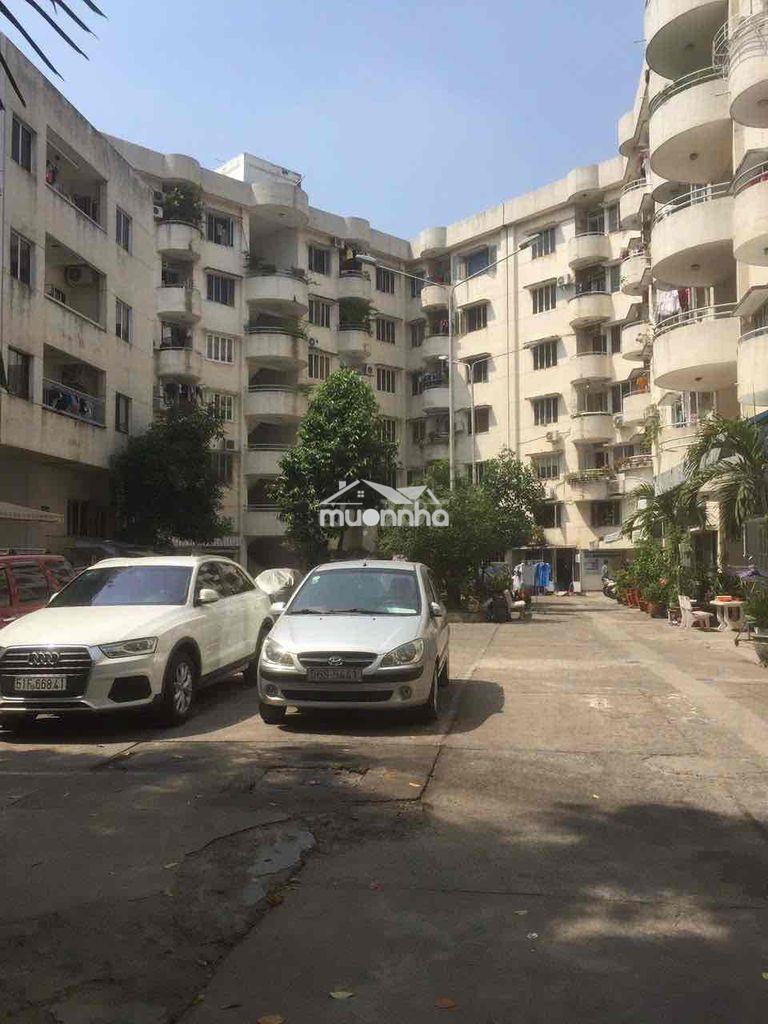 Chung cư 675 nguyễn kiệm - tầng 5 - thang bộ