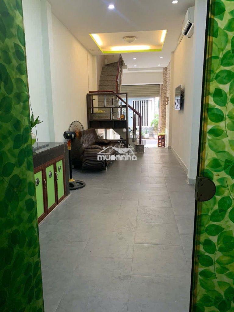 Cho thuê nhà cách mạng tháng 8 - nhà 2 tầng 2pn có nt cơ bản