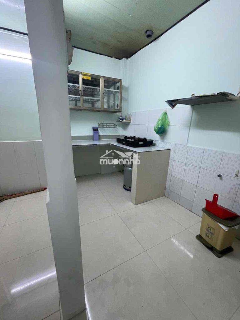 Nhà mới 1 trệt 1 gác, có cửa sổ ban công. nguyễn trọng tuyển tân bình