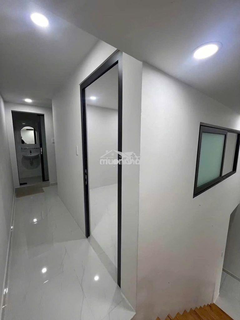 Cho thuê nhà đúc 4 lầu đường thoại ngọc hầu 4 ,1 x 20 m : 5 pn, 4 wc - 3