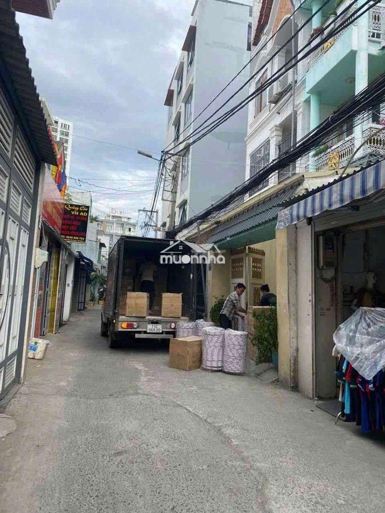 Xe hơi đỗ cửa 3 tầng không quy q7 - 2