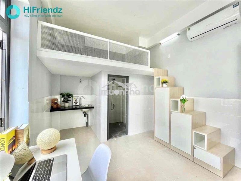 Căn hộ dịch vụ trong tòa chung cư mini ở dưới có quán cà phê