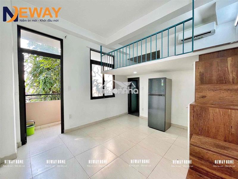 Phòng có gác cao ban công riêng giá rẻ gần đại học công thương