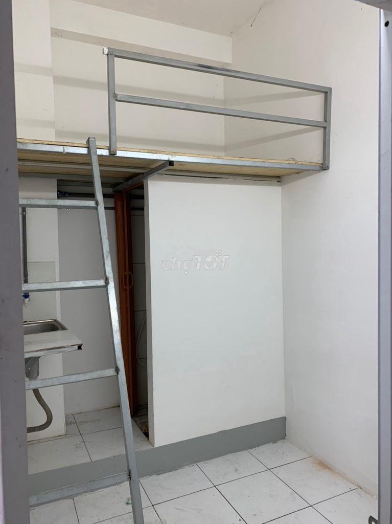Phòng trống ở 1người, an ninh sạch sẽ yên tĩnh, gác, wc, kệ bếp riêng