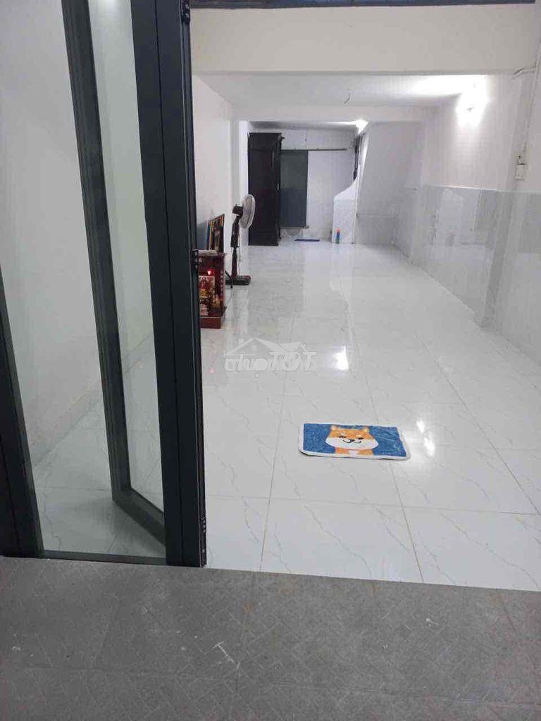 Cho thuê mặt bằng tầng trệt q11
