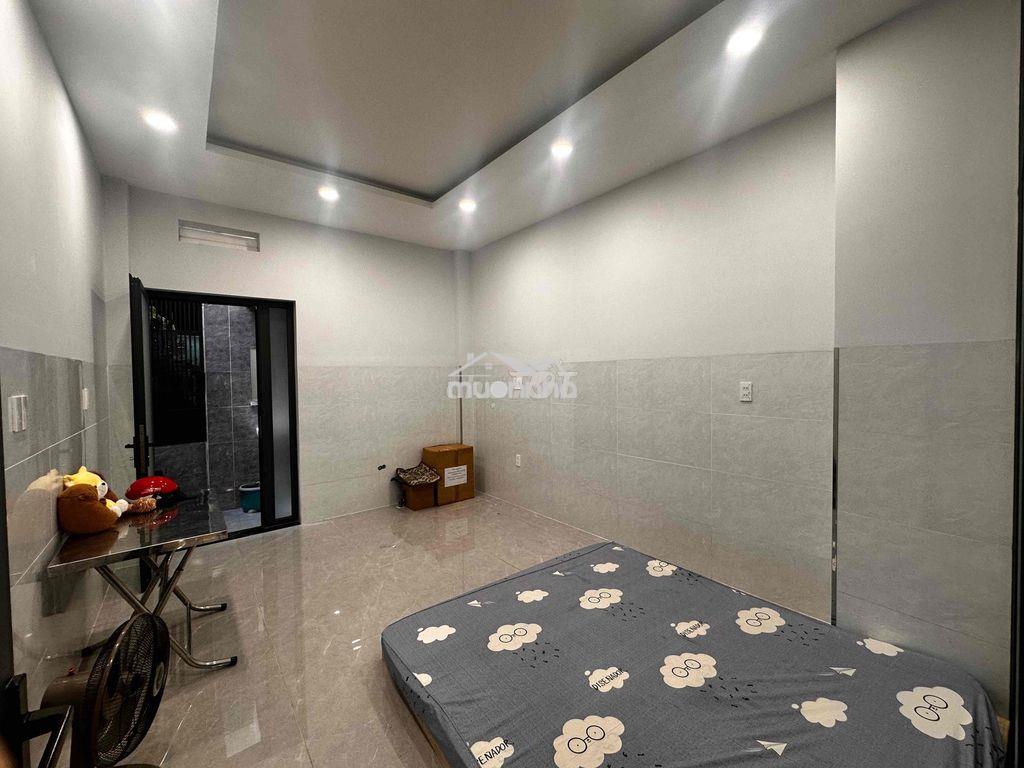 Phòng 20m² tầng trệt có giếng trời – gần sân bay t3 – 5,6 triệu/tháng - 4