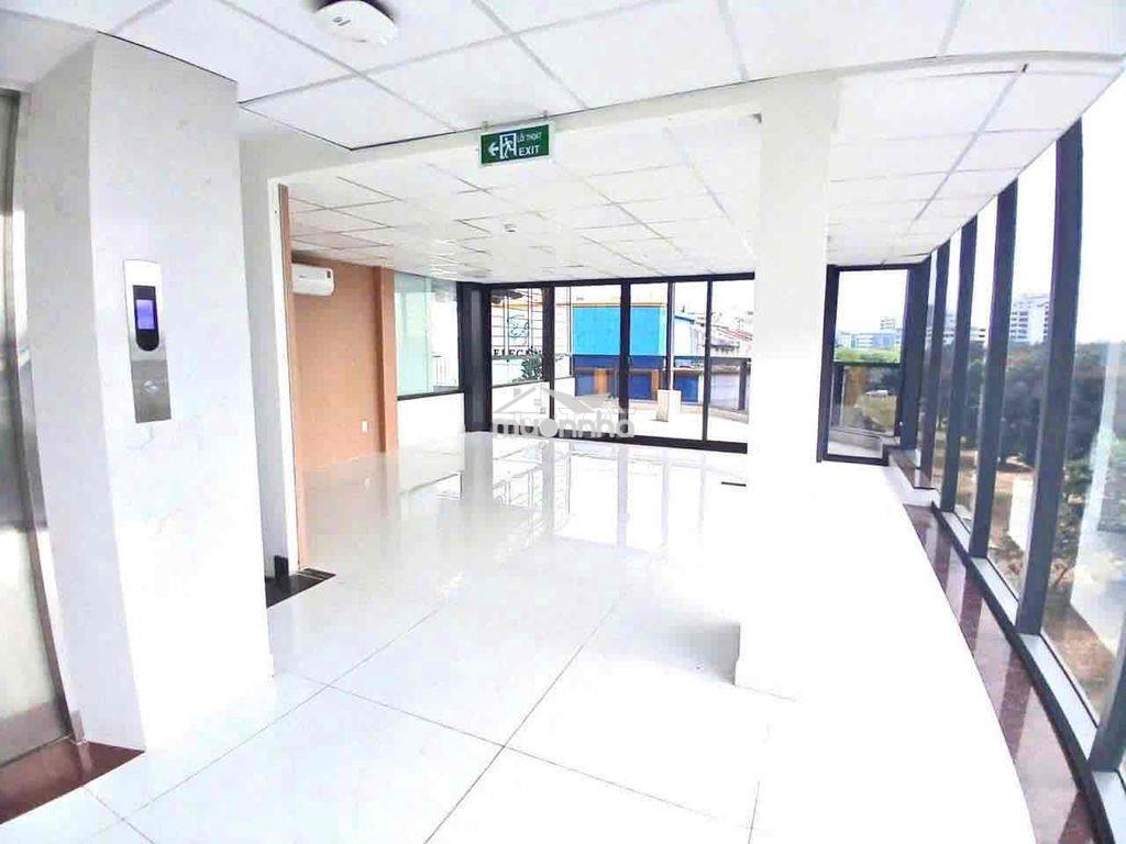Cho thuê toà nhà góc 3 mt, 6x20m, hầm trệt 4 lầu thang máy 85 triệu - 2