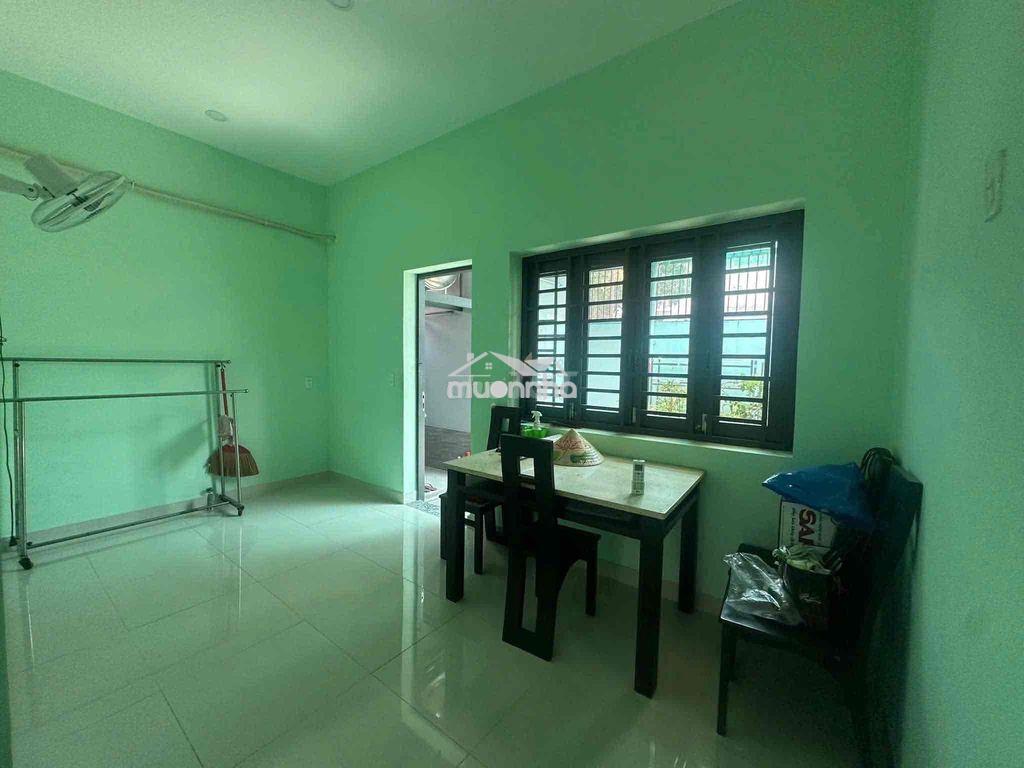 Cho thuê nhà sân xe hơi sẵn 2 máy lạnh tl26 giáp ngã 4 ga - 3