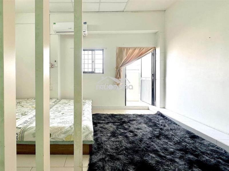 Full nội thất, có bancol, máy giặt chung, đậu xe ô tô, ra vào 24/24