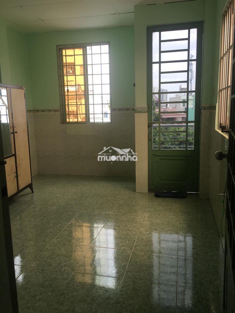 Phòng sạch sẽ thoáng mát q6 - 4