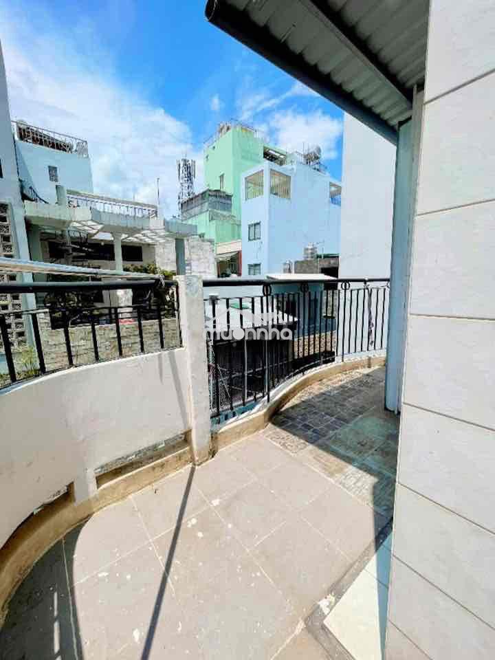 Phòng đẹp ,sạch sẽ , ban công siêu rộng siêu thoáng - 2