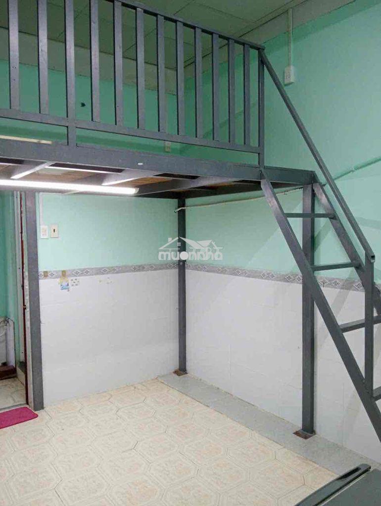 Phòng q10 có gác, máy lạnh - gần bách khoa, huflit