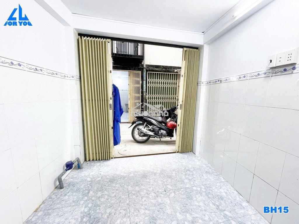 Nhà nguyên căn 3 lầu - 2wc - có lối đi riêng gần chợ bình thành - 3
