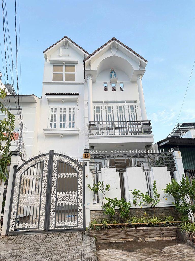 Biệt thự giá rẻ khu dân cư yên tĩnh ở bình chánh