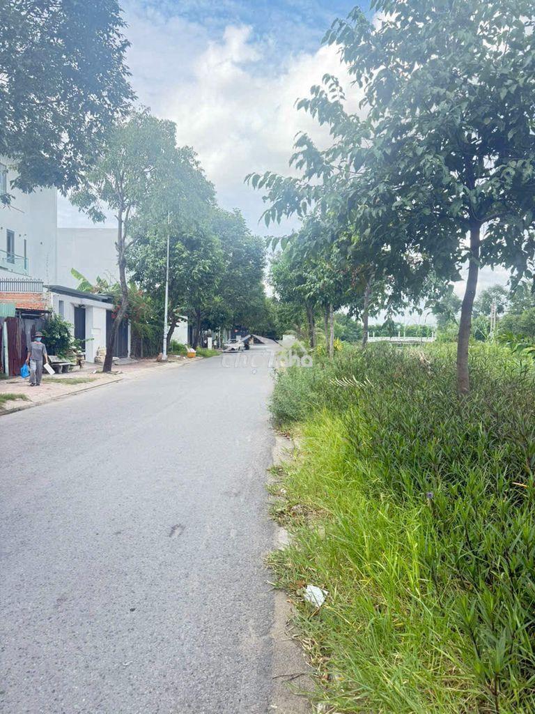 Cho thuê biệt thự nhà vườn 200m2 - 3pn-2wc - biệt thự view sông - 2