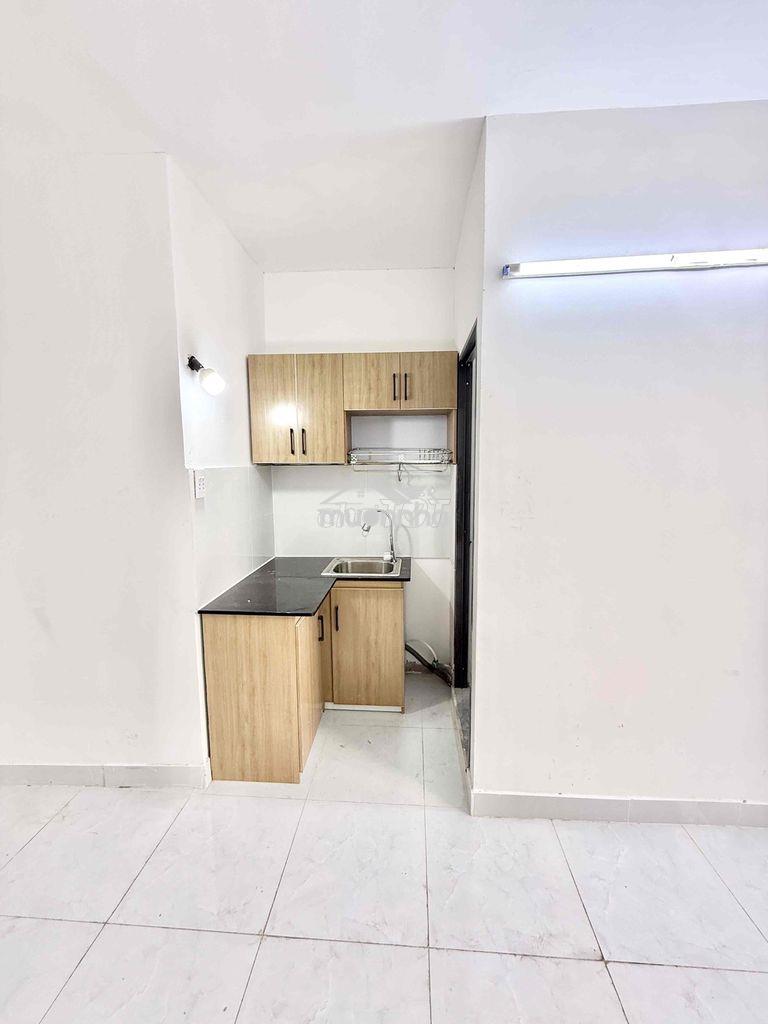 Phòng trọ mới xây cửa sổ trời view đẹp nhà mặt tiền hoàng hoa thám - 4