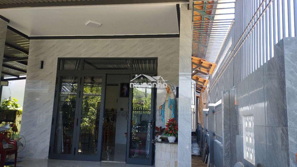 Chính chủ bán nhà 2 mặt tiền ở tân an sát bên là nhà thờ, biển - 3