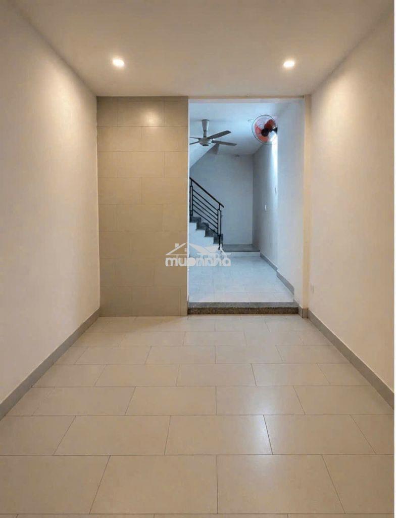 Cho thuê nhà phố 3 tầng , mt hẻm xe hơi - p. phú thuận - quận 7 . - 4