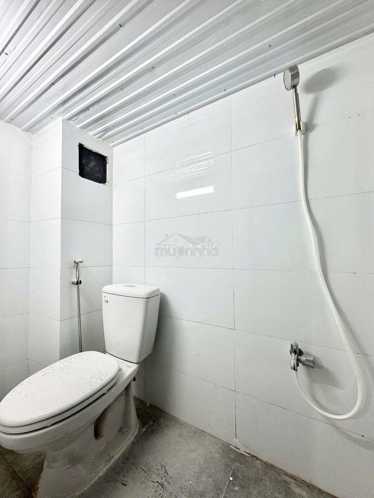 Phòng có máy lạnh, có gác ngay công thương, đỗ xuân hợp, thuận tiện - 4
