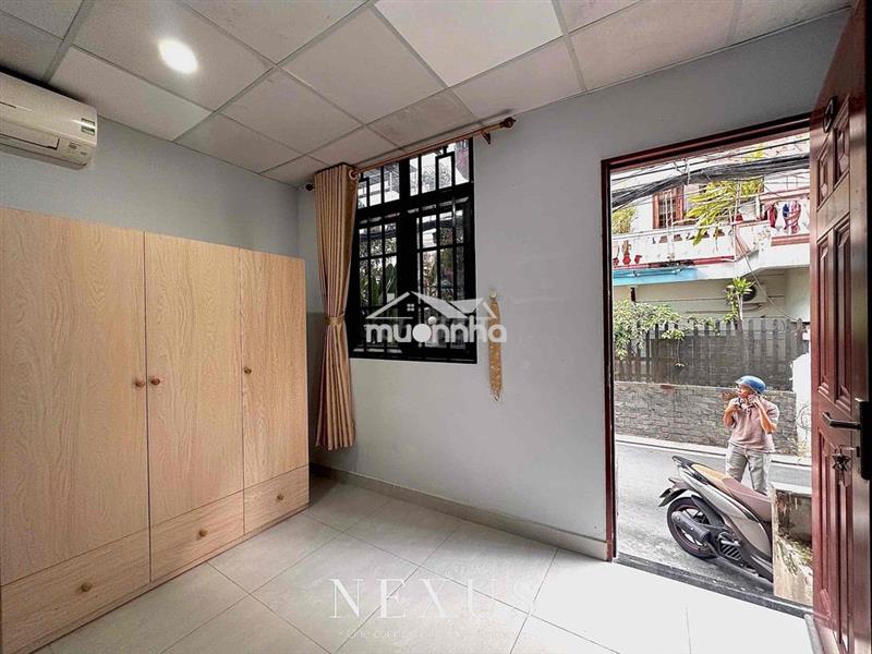 Studio ngay mặt tiền hẻm - hầm xe / thang máy - gần hvhk/ gat3/etown