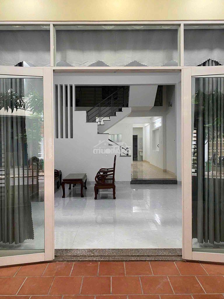 Cho thuê nhà 2 tầng mt nguyễn đức thiệu lâu dài 10tr/1 tháng