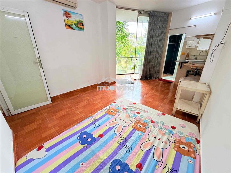 Phòng ban công mặt tiền trường sa view bao đẹp về đêm