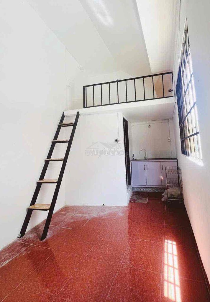 Duplex cửa sổ trời - gác cao chỉ 4.xxx ngay trung tâm q3