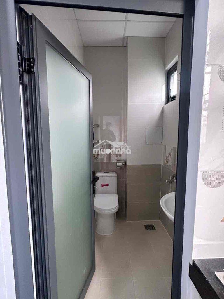 Mới - bancol siêu thoáng mát. full nội thất, ở 2,3 người. chỉ 4,2tr - 4