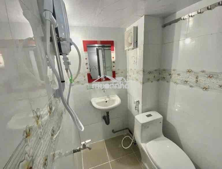 Cho thuê phòng mặt tiền bạch đằng kế sân bay tân bình - 2