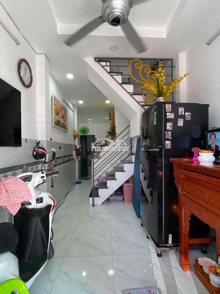 Cạnh cầu chà và quận 8 - nhà đẹp vào ở ngay - 2 tầng - nhỉnh 2 tỷ - 2