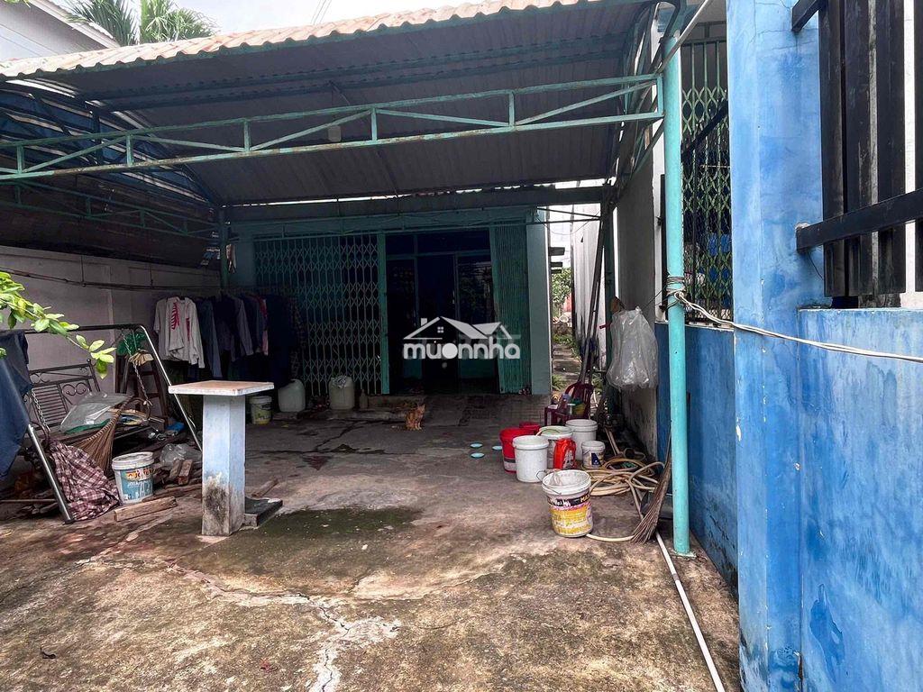 Nhà cấp 4 diện tích rộng 203m2 - 3